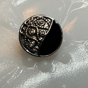 Petite Ginger Snap 12mm black enamel with white rhinestone